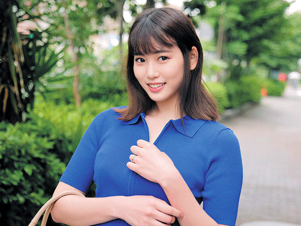 色白美乳な人妻が童貞クンとの混浴！？オッパイ揉み洗いとデカチン見せつけでうっかり発情してしまい不貞ファック♡