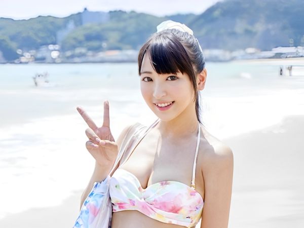 【マジックミラー】水着ギャルが次々MM内へ！夏の開放感とAV男優の巨根に興味津々でフェラしてクンニして大乱交！　　